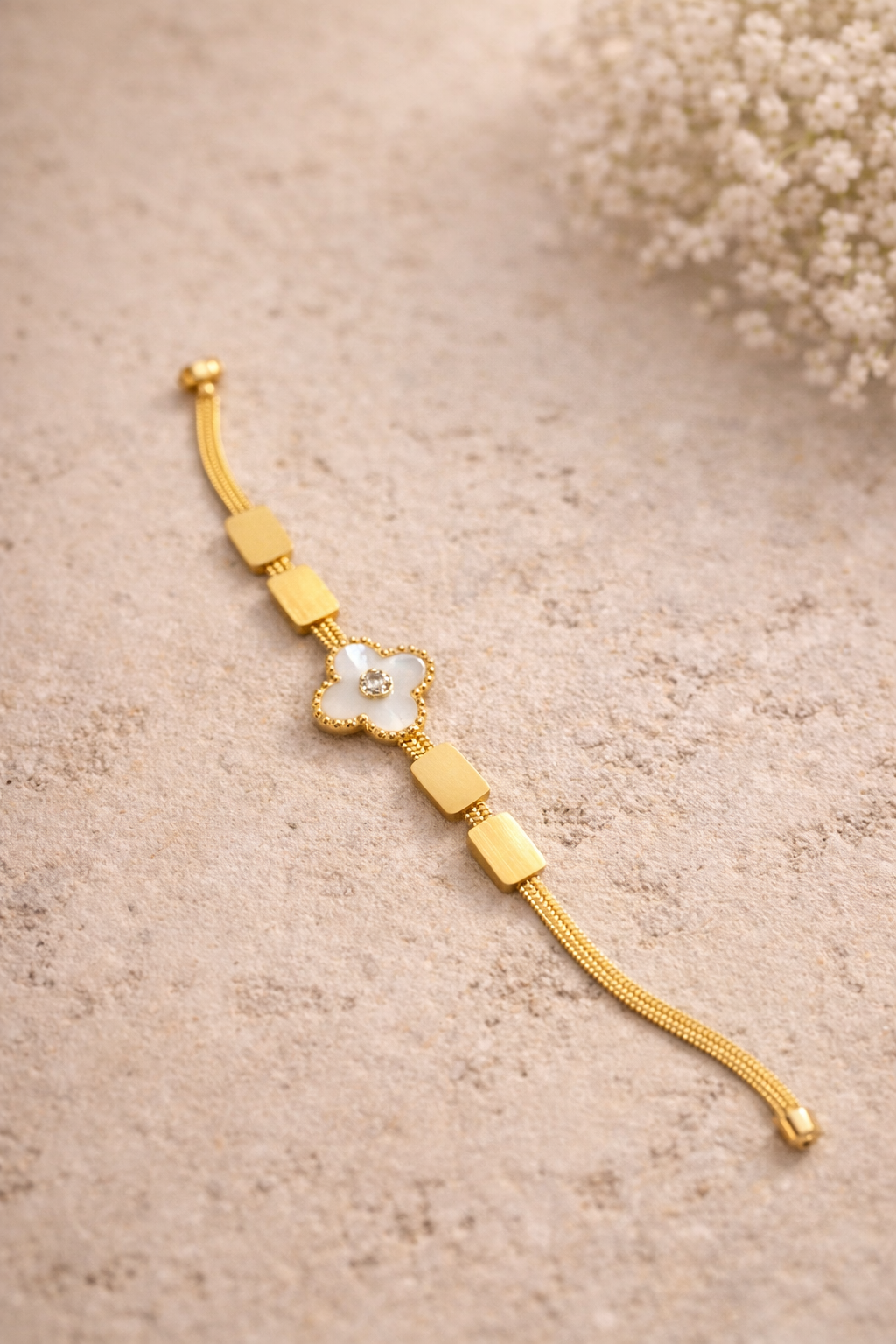 Luna Clover Link Bracelet